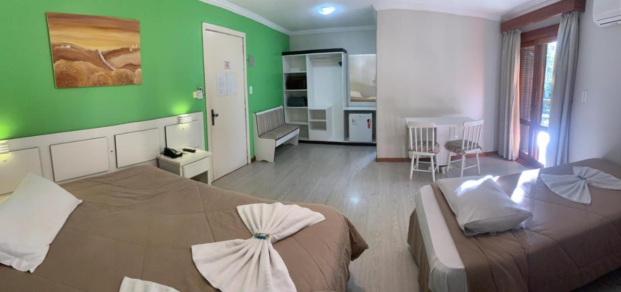 Quarto Deluxe com Cama de Casal ou 2 de Solteiro